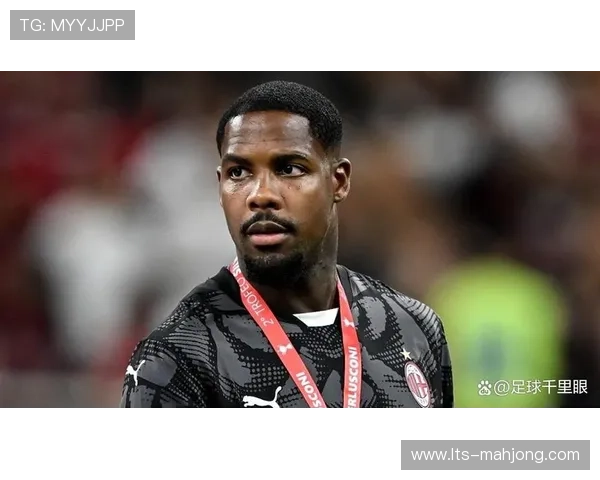 迈尼昂扑点后怒吼，梅阿查球场成为红黑军团庆典背景