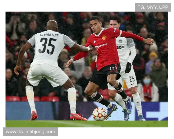 斯洛特谈埃基蒂克与伊萨克共存问题：菱形中场4-4-2仍在试验阶段