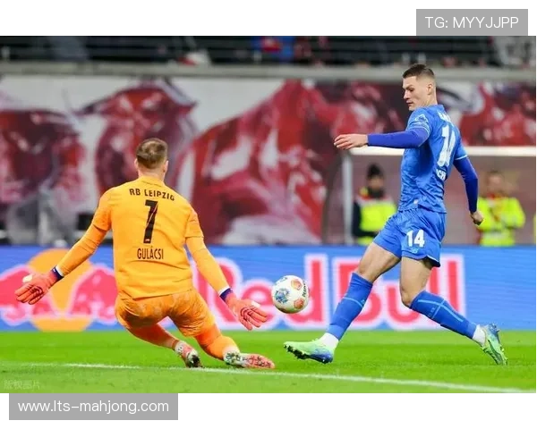 勒沃库森经理谈逆转胜利：团队韧性与年轻球员成长